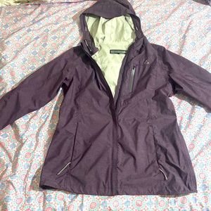 Paradox plum colored ladies rain jacket in Ex condition!